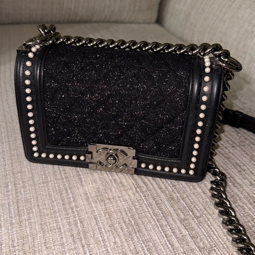 CHANEL Black and Silver Crossbody Bag with Chain Strap - Picture 1 of 11